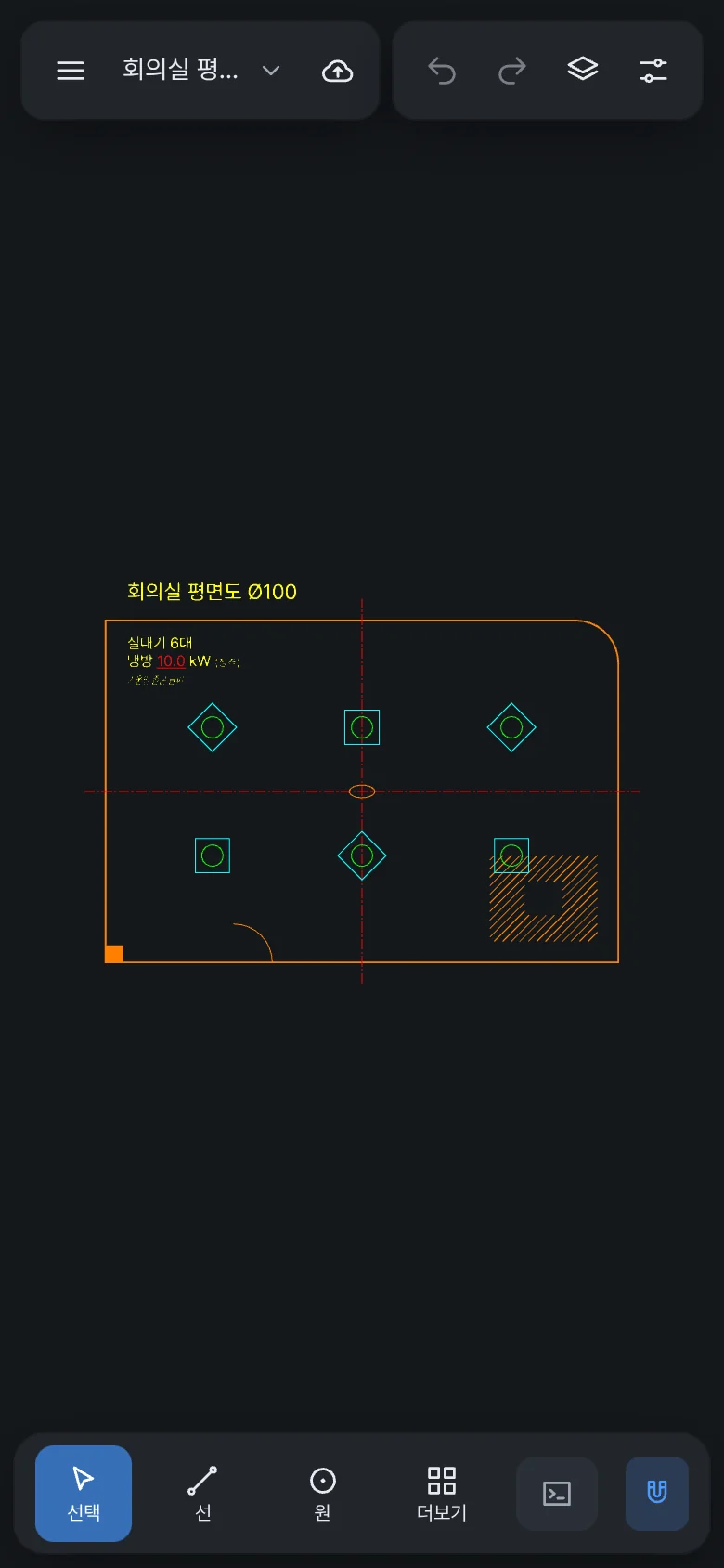 휴대폰에서 같은 평면도를 연 SyncCAD 편집기, 아래쪽에 엄지로 누르는 도구 막대